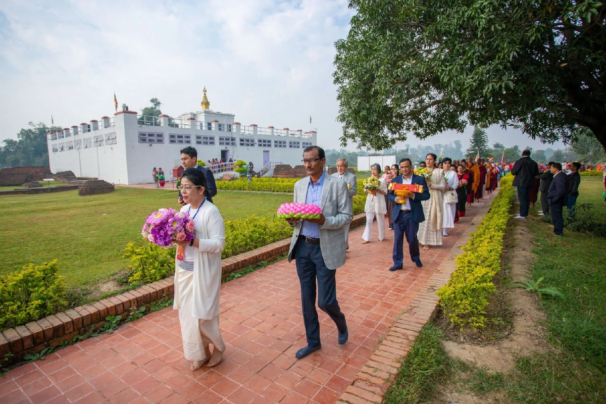 "สุดารัตน์"ร่วมพิธีใหญ่สาธยายพระไตรปิฎกโลกครั้งที่ 2 ที่ลุมพินีสถาน
