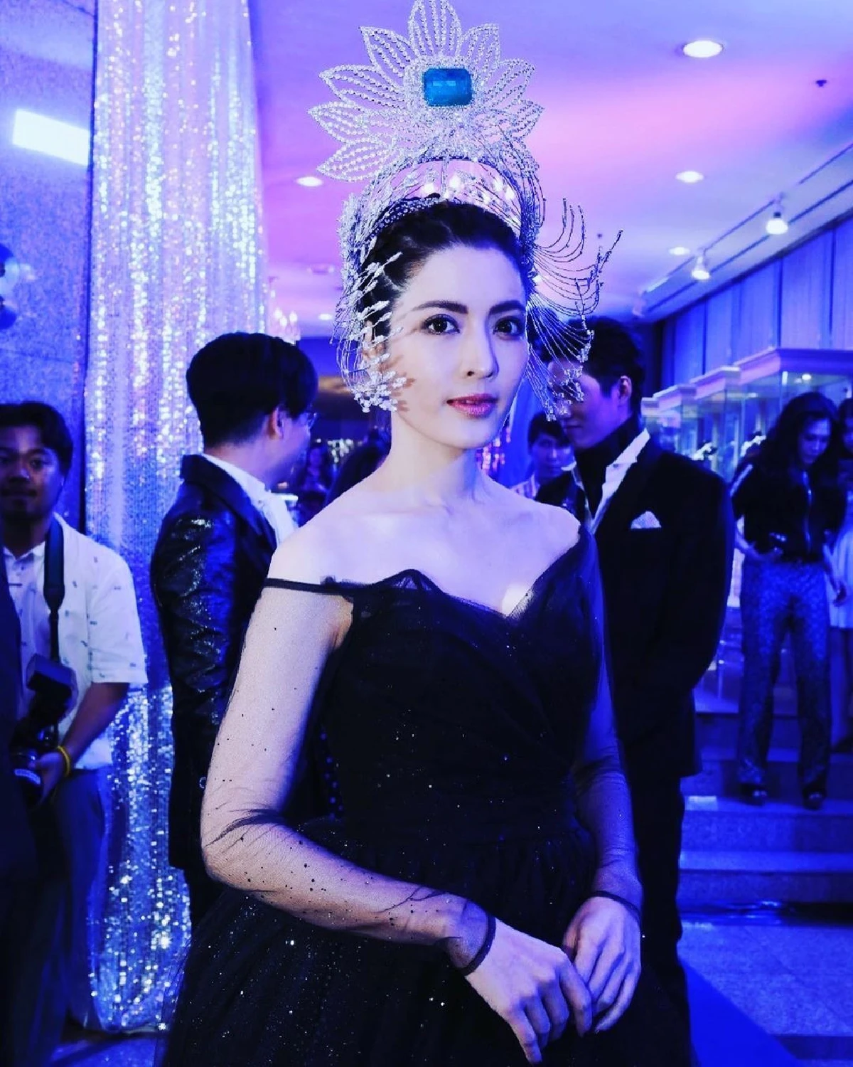 สวยแพงมากแม่! แอฟ ควง ต่อ เดินฟินาเล่โชว์มงกุฎเพชรหรูหรามูลค่า 200 ล้าน