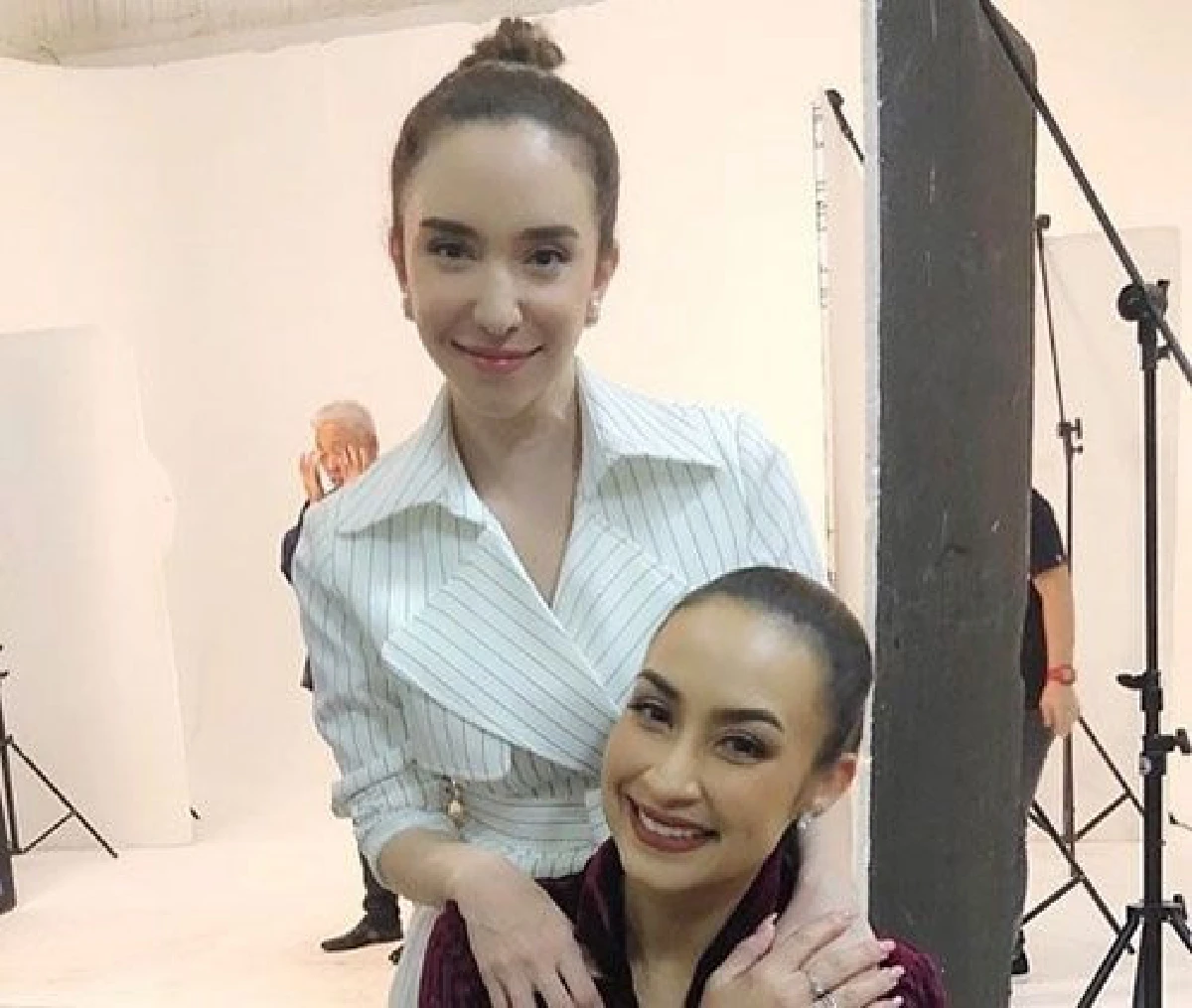 เทียบความสวยแบบชัดๆ แคทรียา-คลาวเดีย หวนร่วมงานกันในรอบ 20 ปี