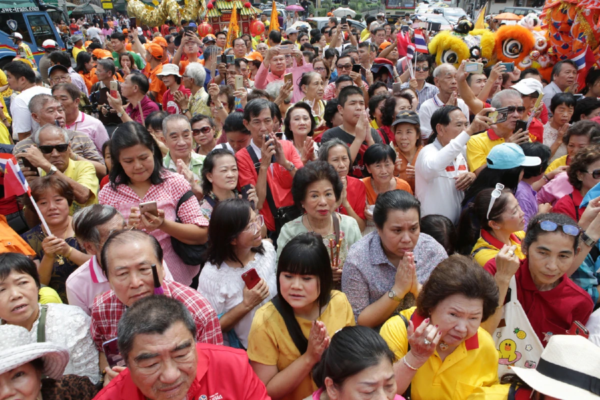 ประชาชนทั่วเยาวราชแห่กราบไหว้องค์เจ้าแม่ทับทิมอายุกว่าพันปี