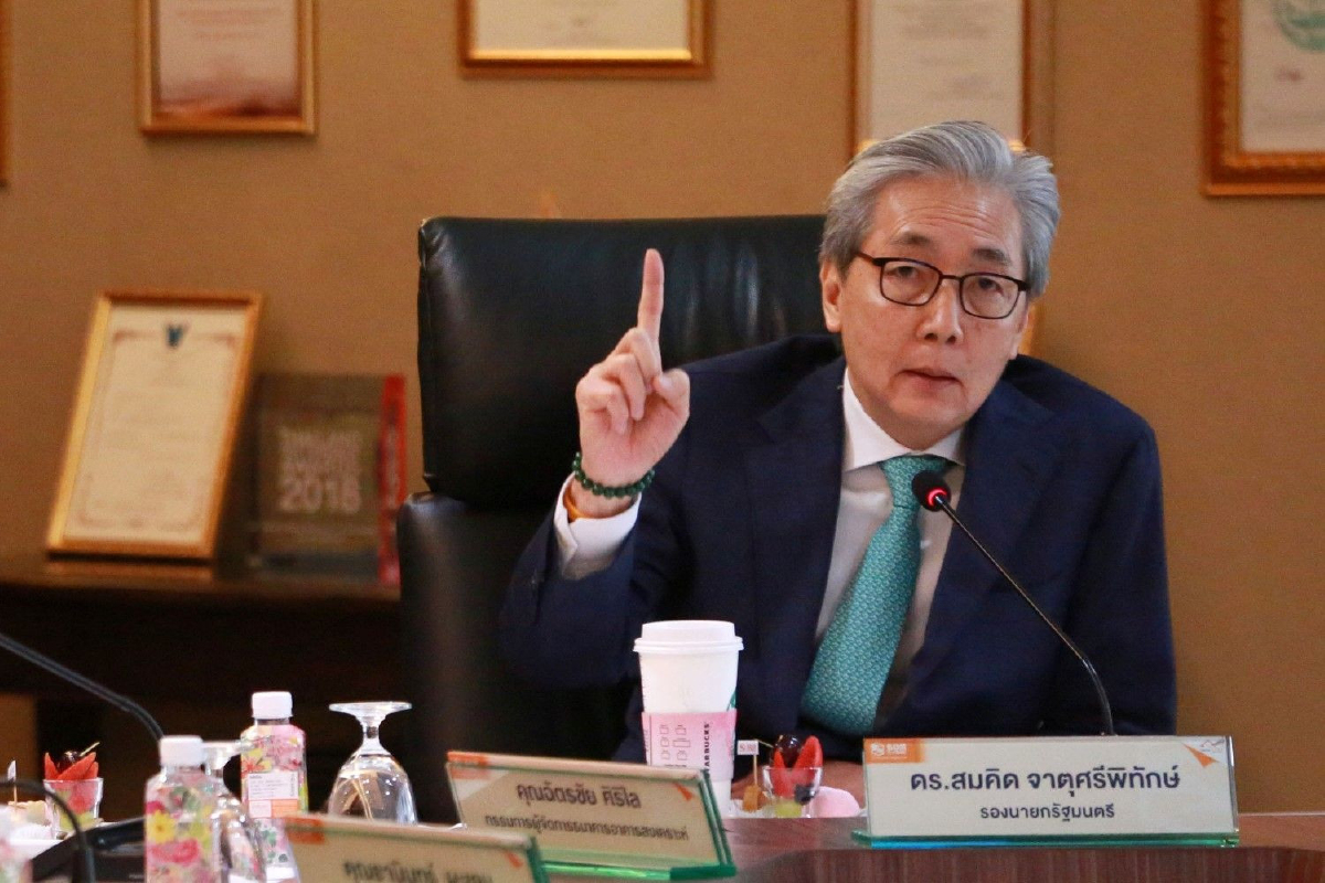 "สมคิด" ยันเศรษฐกิจไทยดีกว่าหลายประเทศในโลก "สมคิด" ยันเศรษฐกิจไทยดีกว่าหลายประเทศในโลก