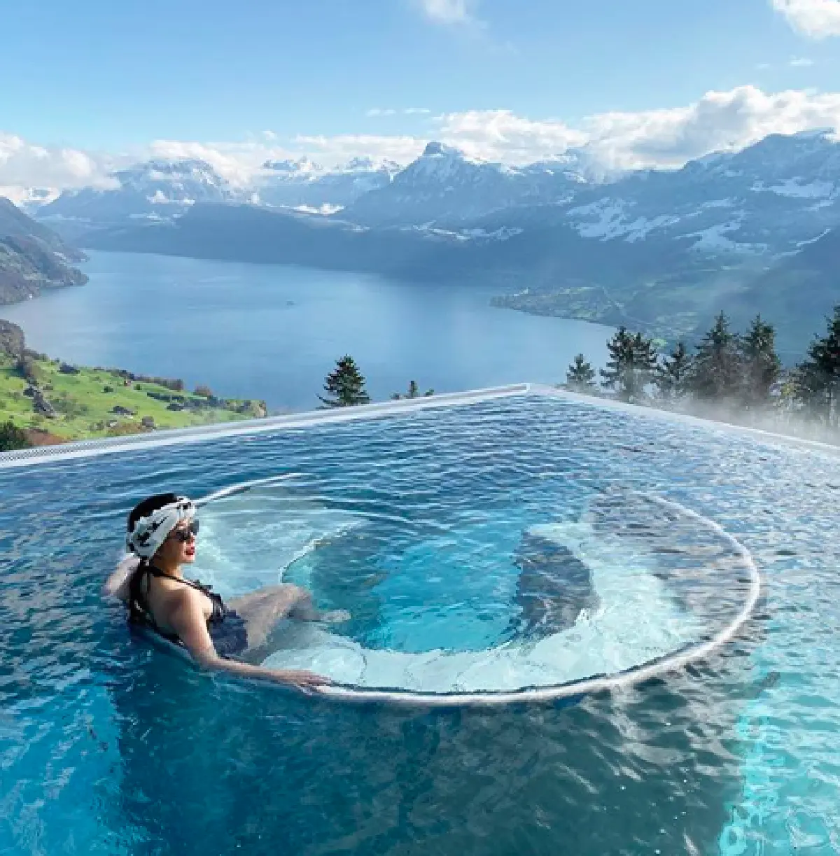 48 ยังแซ่บขนาดนี้!! “เอิ๊ก พรหมพร” นุ่งชุดว่ายน้ำสุดแซ่บท้าหิมะที่สวิสเซอร์แลนด์