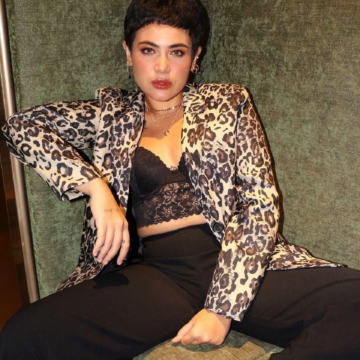 มีพุงแล้วไง? ซิลวี่ เดอะสตาร์ นุ่งบิกินี่อวดเซลลูไลท์ มั่นใจในเรือนร่างตัวเอง