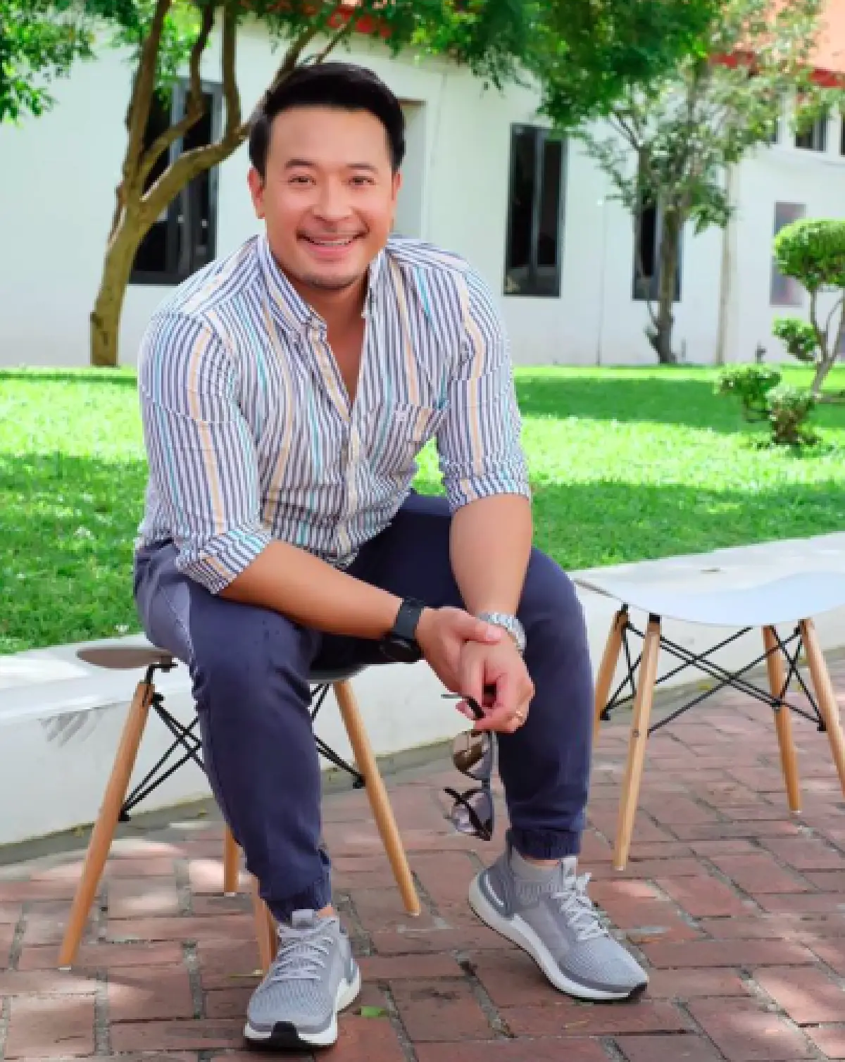 “มิค บรมวุฒิ” เข้าแจ้งความอดีตขรก.ดังหลอกสั่งอาหารทำเสียหายนับแสน