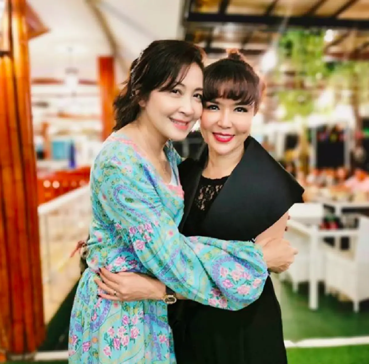 นักแสดงยุค 80 “กวาง กมลชนก-กบ อนุสรา” หวนมาเจอกันอีกครั้งด้วยความคิดถึง