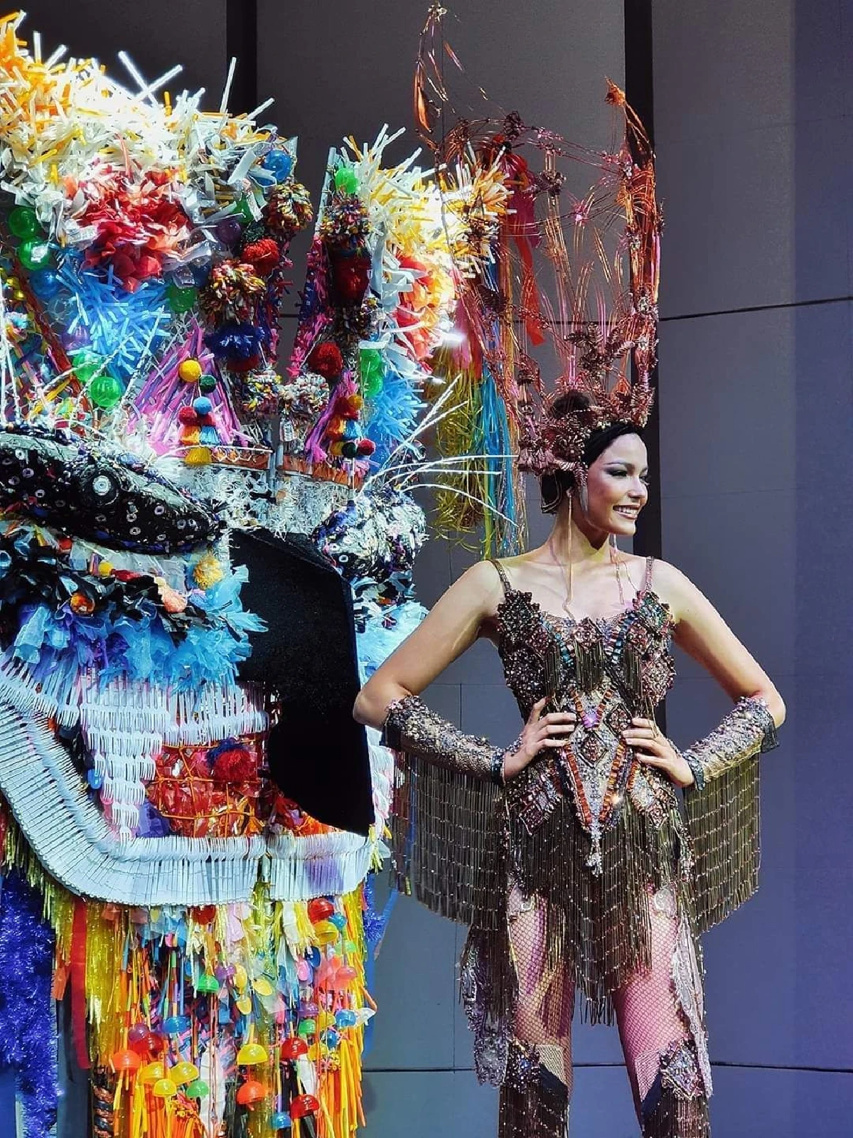 "ฟ้าใส” เผยโฉมชุดประจำชาติ "ผีตาโขน” ผลิตจากวัสดุรีไซเคิล เตรียมคว้ามงนางงามจักรวาล 2019