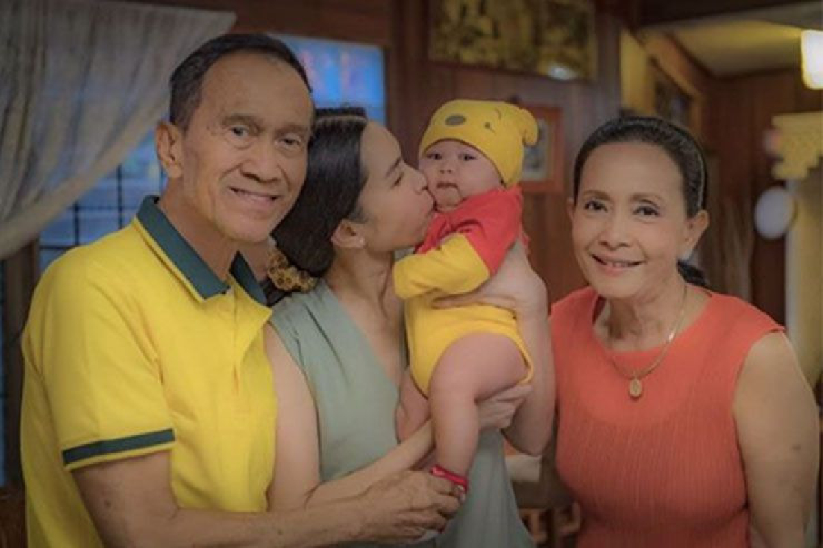 “อี๊ฟ พุทธธิดา” อัพเดทอาการ "อาต้อย เศรษฐา” หลังตรวจพบมะเร็งปอด แต่ยังคงสดใสได้กำลังใจดี “อี๊ฟ พุทธธิดา” อัพเดทอาการ "อาต้อย เศรษฐา” หลังตรวจพบมะเร็งปอด แต่ยังคงสดใสได้กำลังใจดี