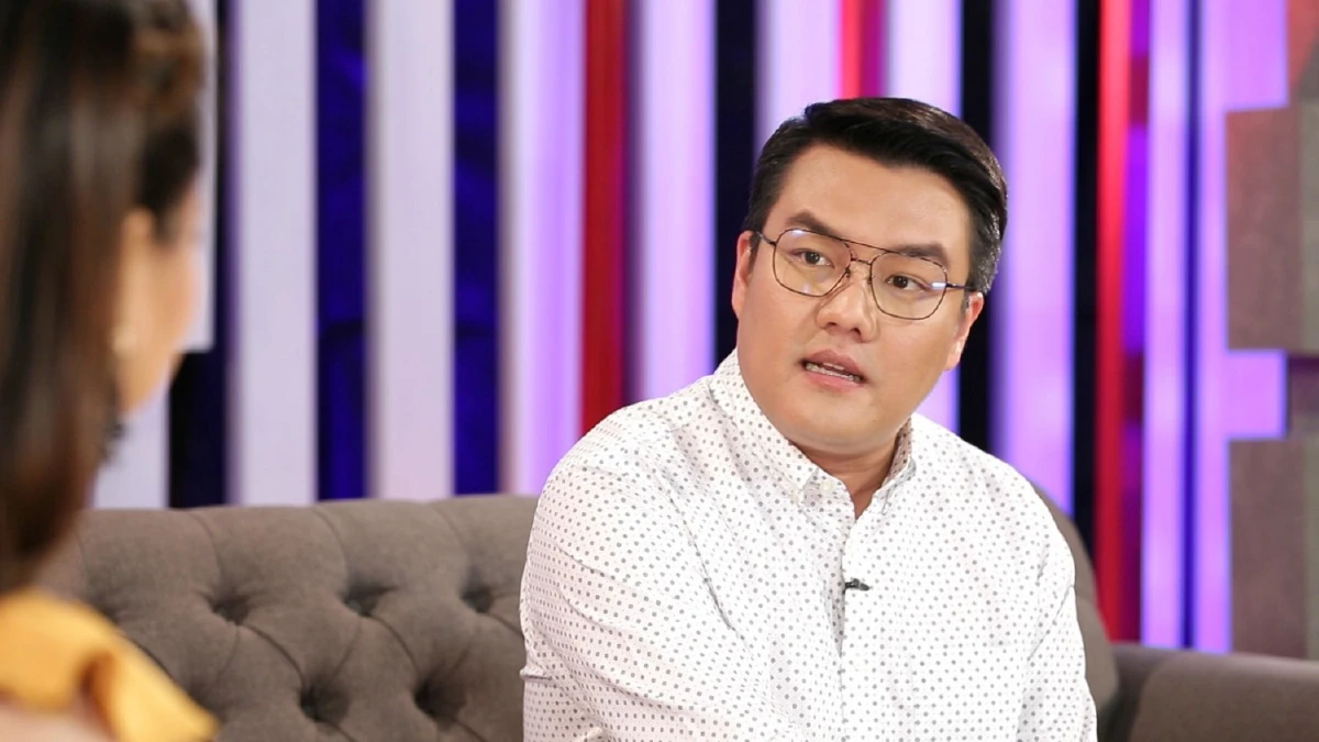 จั๊ด ธีมะ ตกงานไม่รู้ตัว! หลังวิจารณ์รัฐบาล ถูกวัยรุ่นคุกคามปาระเบิดเพลิงใส่บ้าน