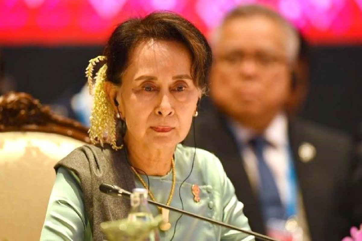 "ซูจี"นำทีมกฎหมาย สู้คดีโรฮีนจาศาลโลก "ซูจี"นำทีมกฎหมาย สู้คดีโรฮีนจาศาลโลก