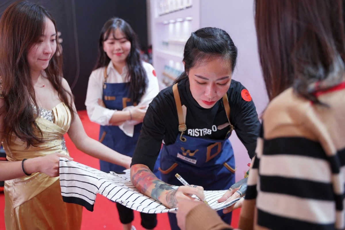 สาวสักลาย จบป.6 ที่ใครต่างดูถูก ‘ลี่ ณัฏฐินี’ แชมป์ไทยแลนด์ลาเต้อาร์ต 2 สมัยซ้อน