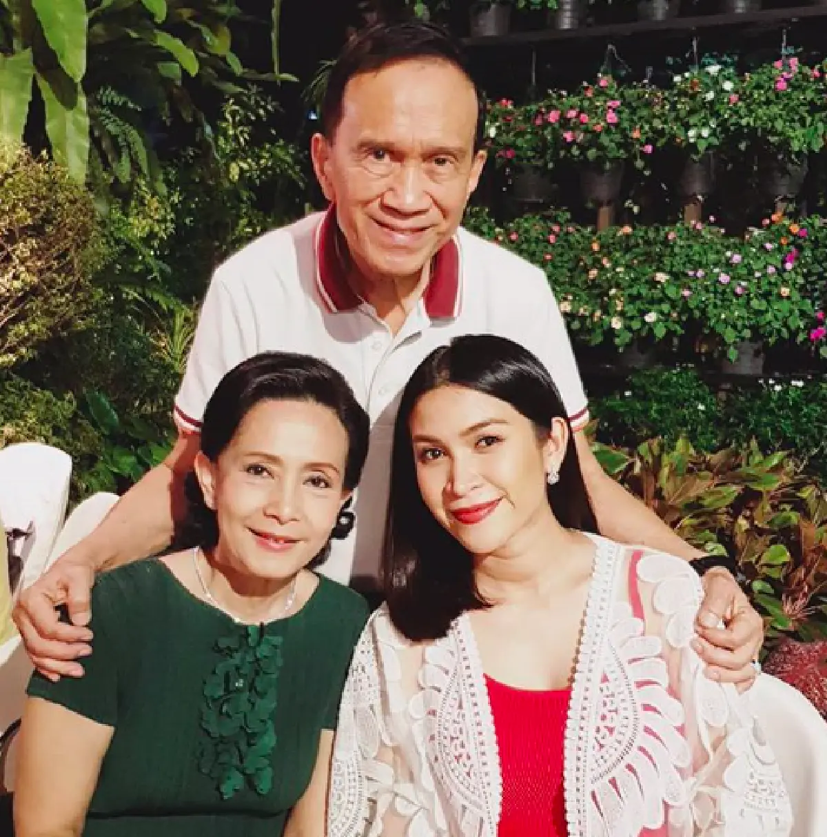 “อี๊ฟ พุทธธิดา” อัพเดทอาการ "อาต้อย เศรษฐา” หลังตรวจพบมะเร็งปอด แต่ยังคงสดใสได้กำลังใจดี