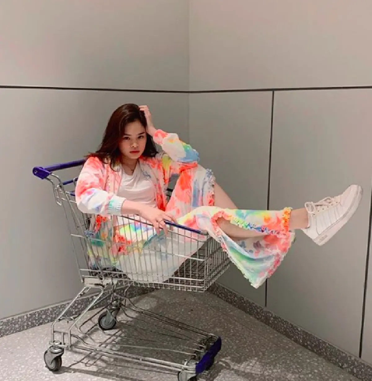 411 ปล่อยคลิปเวอร์ชั่นเต็ม "น้องแอลลี่” โชว์สเต็ปแดนซ์สุดปัง ไลน์เต้นแน่นไม่แพ้เกาหลี