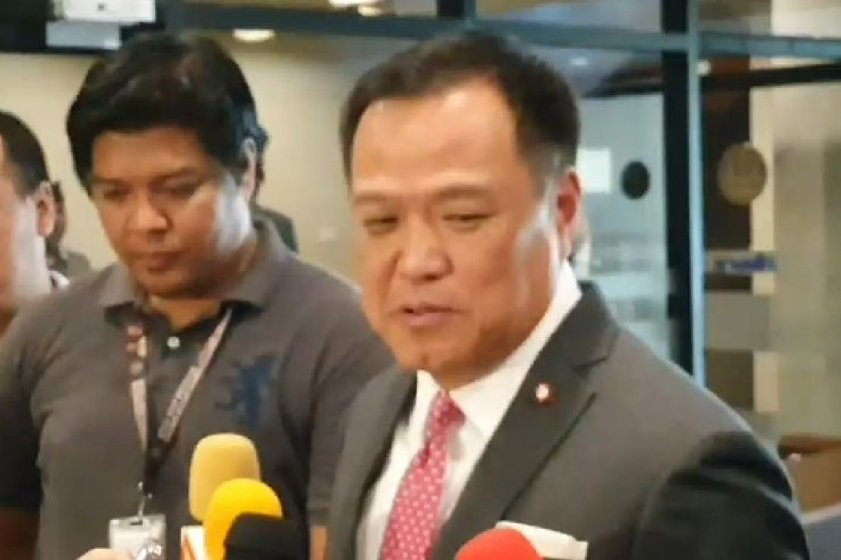 สยบข่าวเกาเหลา ! "อนุทิน"ยันไม่มีปัญหา "บิ๊กตู่" - "พรรคร่วม" สยบข่าวเกาเหลา ! "อนุทิน"ยันไม่มีปัญหา "บิ๊กตู่" - "พรรคร่วม"