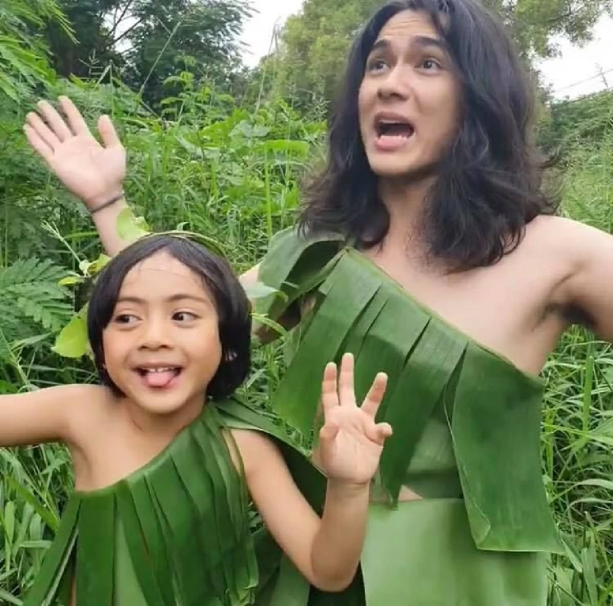 10 ภาพดูโอ้น้าหลาน แน็ก ชาลี-อาเธอร์ ขายเก่งฮาต่อเนื่อง ฉายแววเจ้าพ่อพรีเซนเตอร์