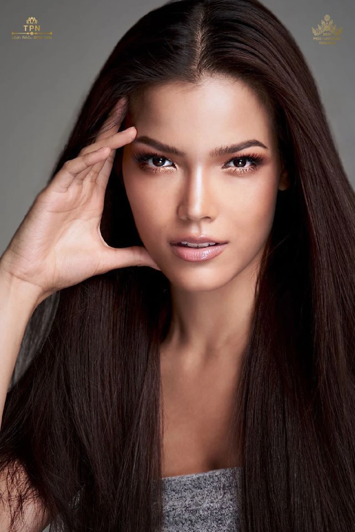 มงสามแค่เอื้อม! ฟ้าใส ปวีณสุดา สวยสะพรึงในชุดราตรีสีน้ำเงินพร้อมฟาดบนเวทีจักรวาล