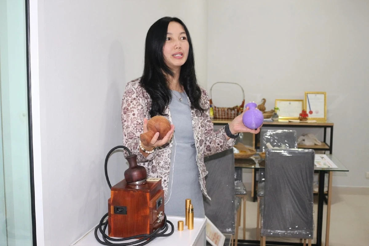 ชุดประคบสมุนไพรพลังงานไฟฟ้า  นวัตกรรมฝีมือคนไทย คลายปวดเมื่อยได้จริง