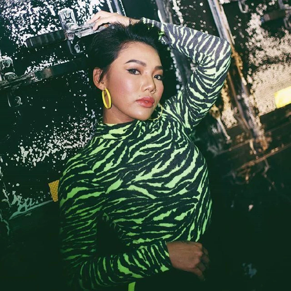 ดา เอ็นโดรฟิน โดนแฉคลิป! เขย่าค็อกเทลกับบาร์เทนเดอร์ ใช่คนที่เมียตามกลับบ้านหรือเปล่า