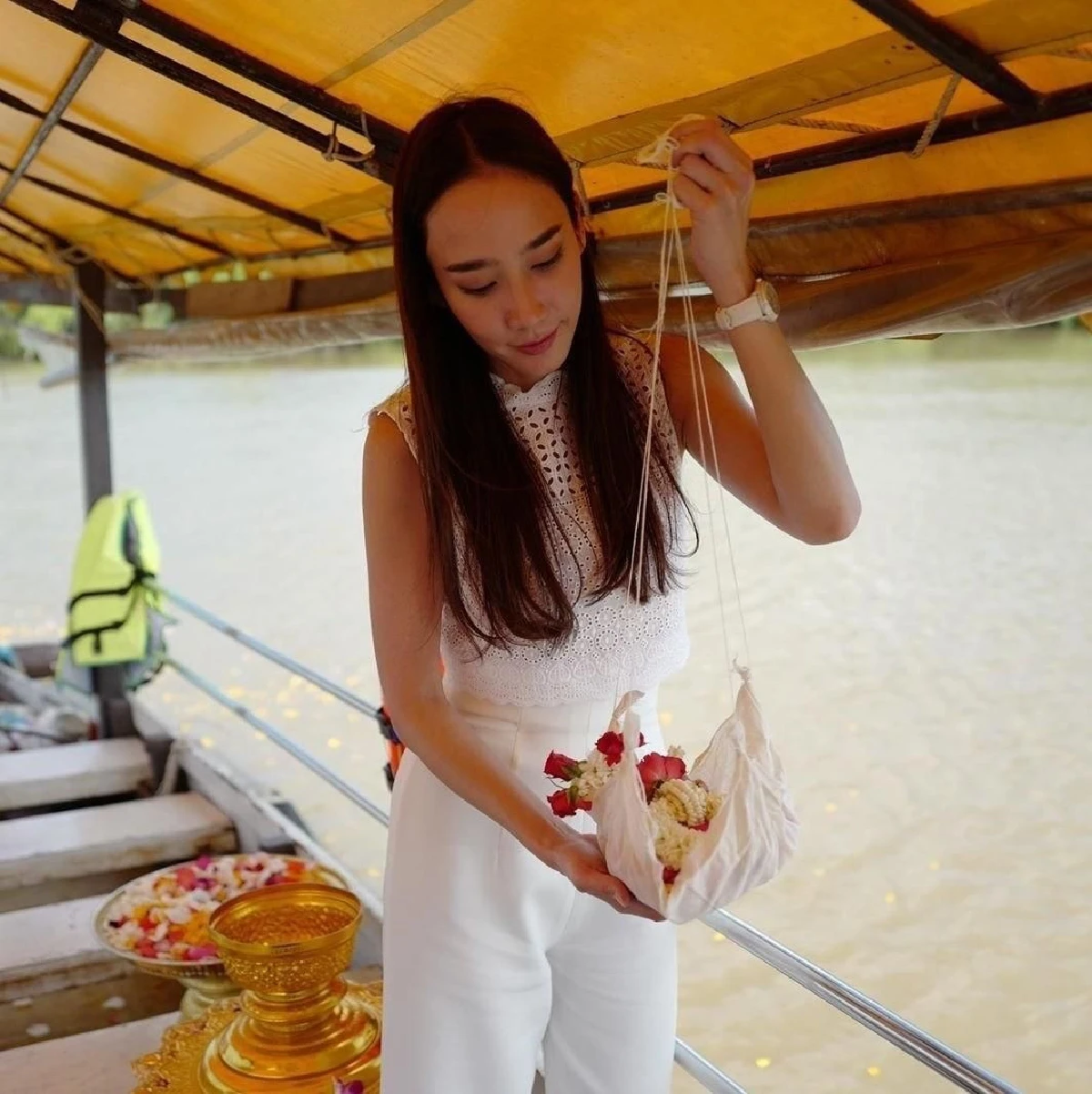 อั้ม พัชราภา ตอกกลับ! หลังโดนต่อว่าเว่อร์เกิน หลังลอยอังคารส่งสุนัขสุดรักขึ้นสวรรค์