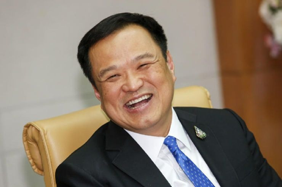อนุทิน เชียร์ "ช่อ" จัดการสื่อเครือเนชั่น อนุทิน เชียร์ "ช่อ" จัดการสื่อเครือเนชั่น