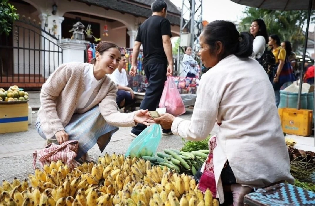 แอน ทองประสม เที่ยวสุดชิลที่หลวงพระบาง พร้อมเล่าความโก๊ะของตัวเอง