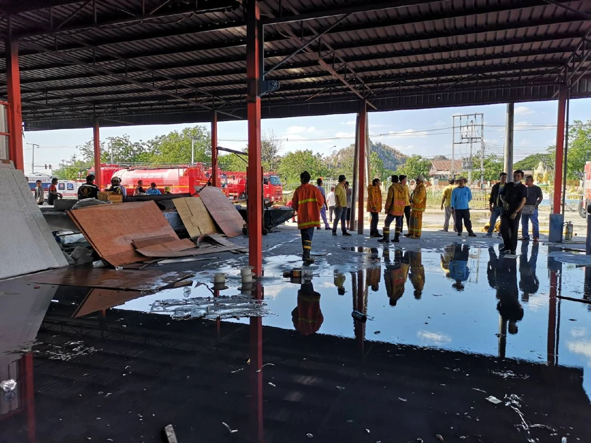 ระทึก!เครื่องฉีดเรซิ่นระเบิดโรงงานถูกเผาวอดคนงานหนีตายอลหม่าน