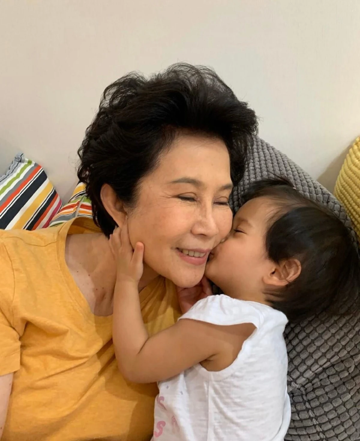 ความสุขของบ้านจารุจินดา! คุณย่าดวงดาว อวยพรวันเกิดหลานสาว น้องมียา อายุ 2 ขวบแล้ว