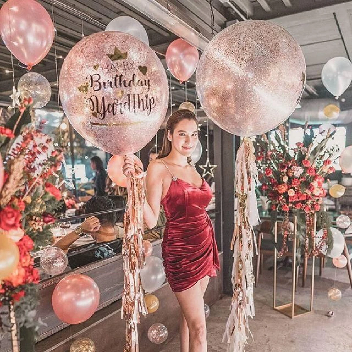 หยาดทิพย์ สวยปังในวันเกิด 33 ปี เพื่อนจัดใหญ่เซอร์ไพรส์ด้วยปาร์ตี้สุดเริ่ด