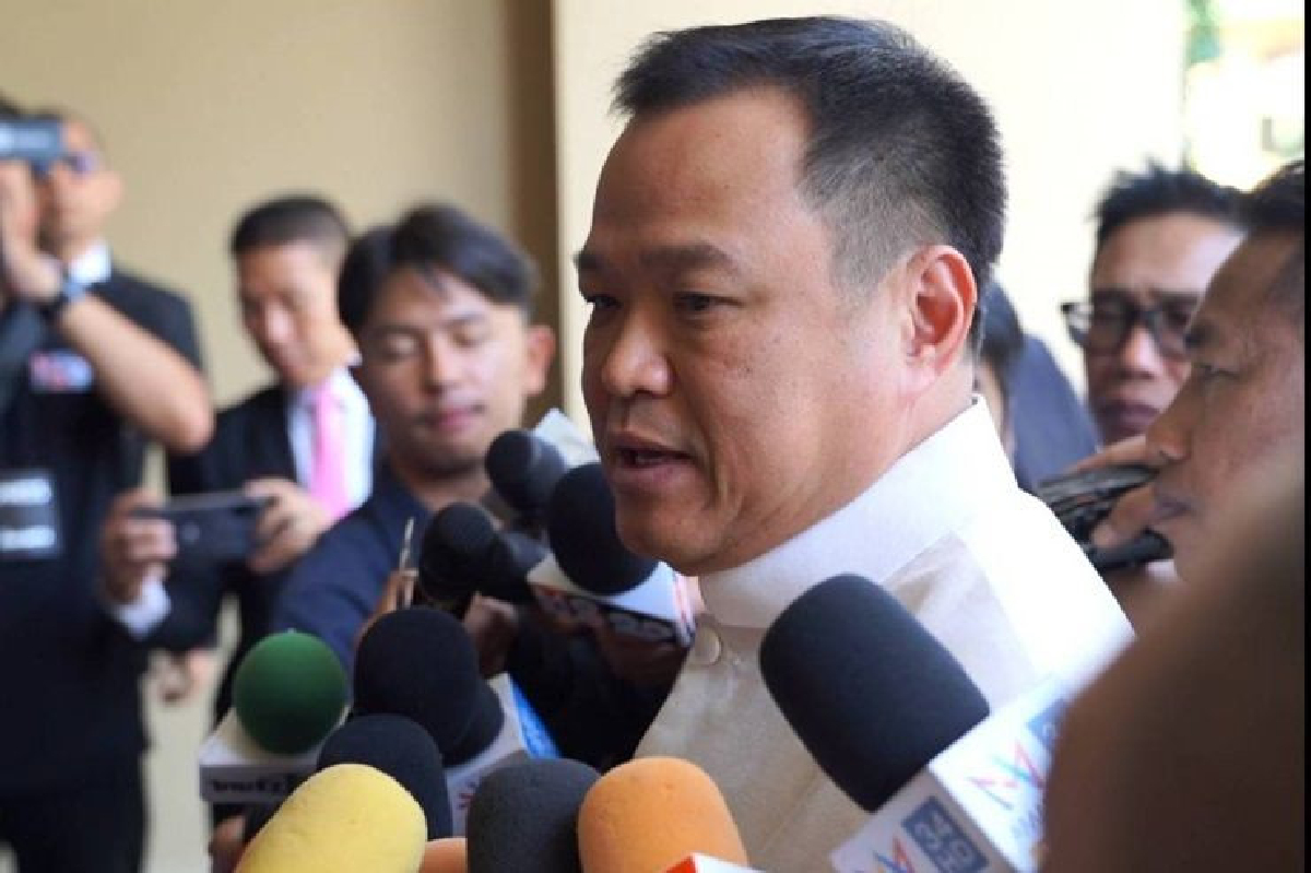 "อนุทิน"ยืนยันไม่ยืดเวลาแบน 3 สารเคมี ขออย่านำการเมืองแลกสุขภาพประชาชน "อนุทิน"ยืนยันไม่ยืดเวลาแบน 3 สารเคมี ขออย่านำการเมืองแลกสุขภาพประชาชน