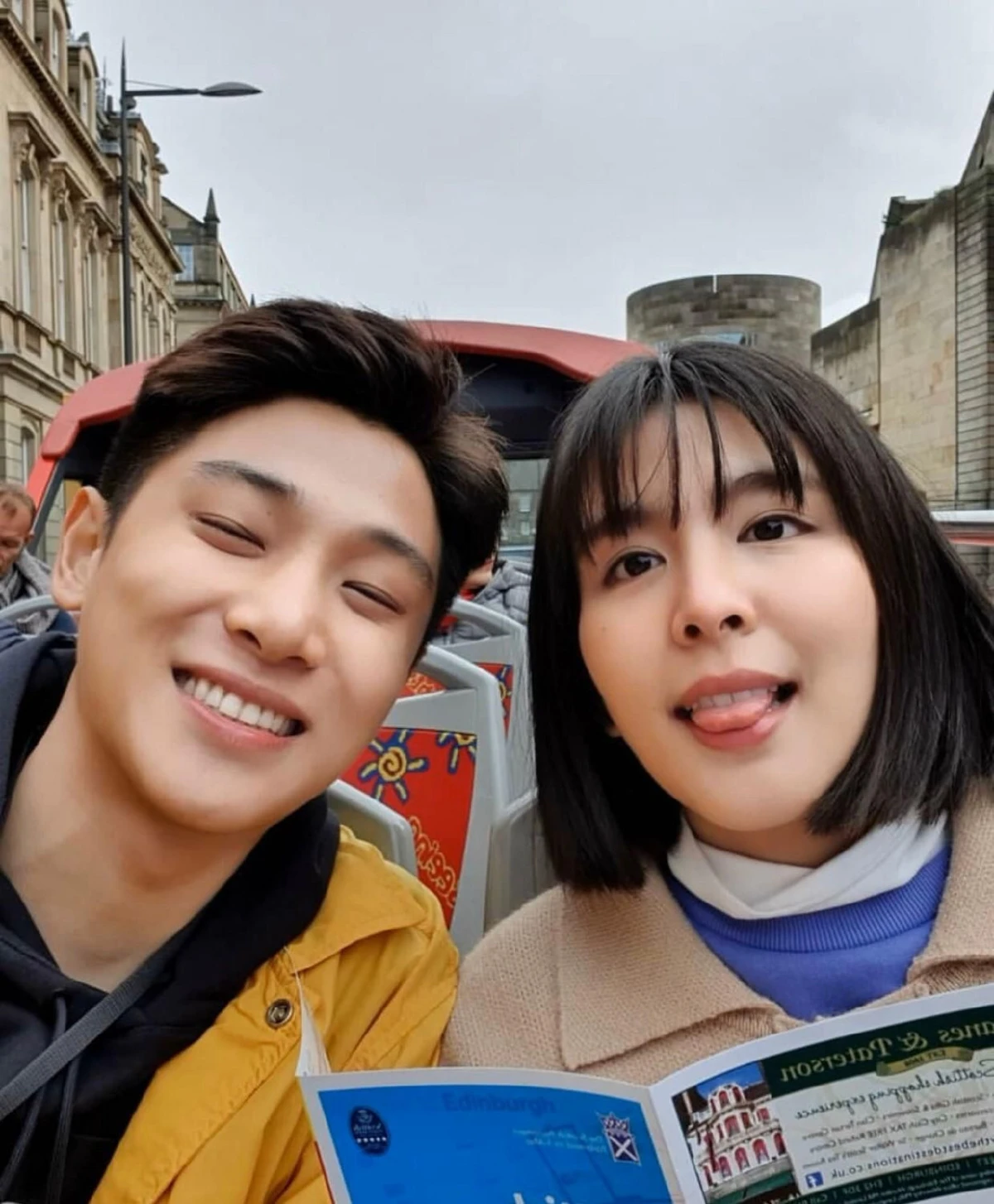 หนูนา ไม่ปลื้ม! จูเนียร์ ถอดเสื้ออวดกล้ามในห้องลองเสื้อ สาวคอมเมนต์กดไลค์รัวๆ