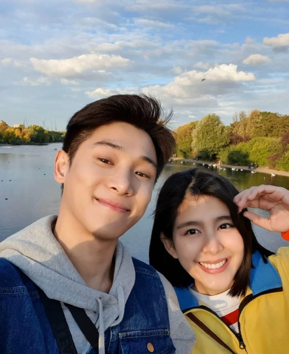 หนูนา ไม่ปลื้ม! จูเนียร์ ถอดเสื้ออวดกล้ามในห้องลองเสื้อ สาวคอมเมนต์กดไลค์รัวๆ