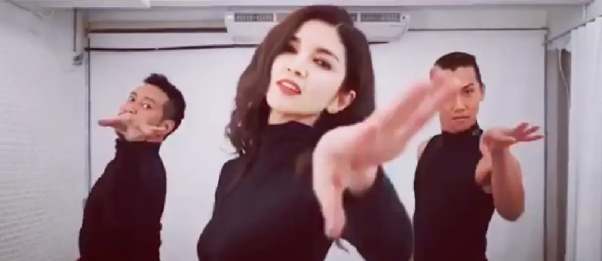 ตาแม่บ้างแล้ว! "โบว์ แวนดา” โชว์สเต็ปแดนซ์สุดเซ็กซี่ บอกเลยแซ่บไม่เบา