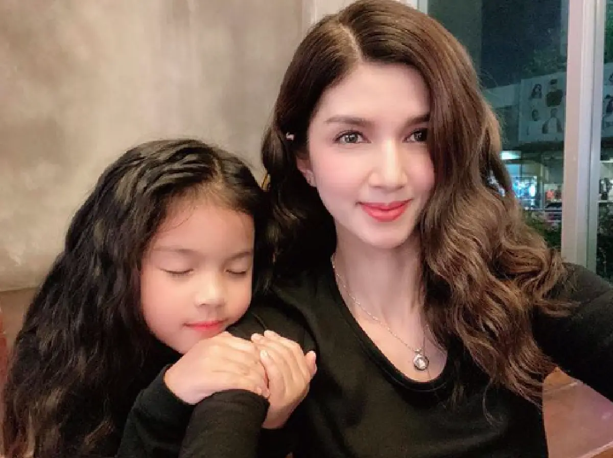 ตาแม่บ้างแล้ว! "โบว์ แวนดา” โชว์สเต็ปแดนซ์สุดเซ็กซี่ บอกเลยแซ่บไม่เบา