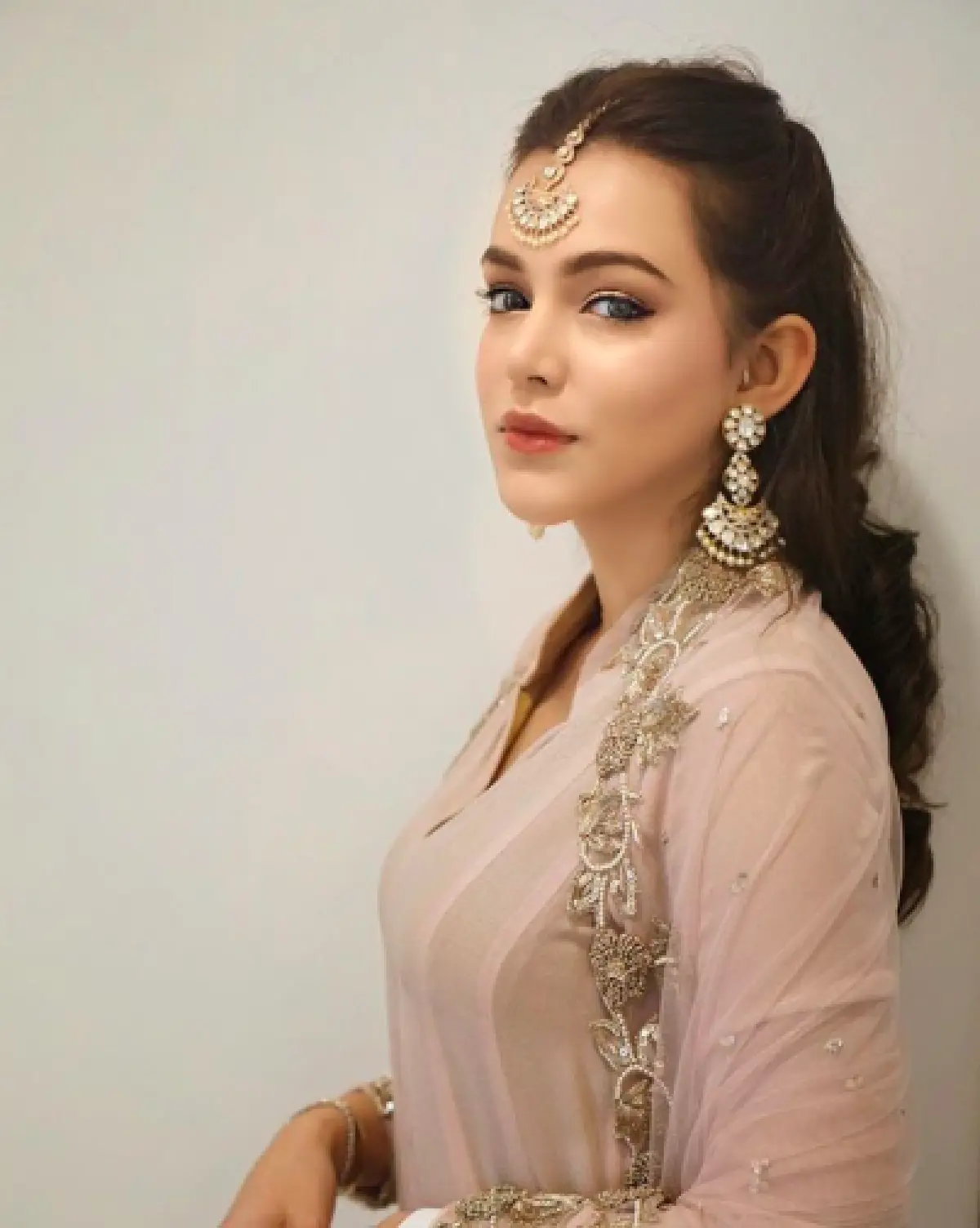 ส่องภาพ "โย ปราณวรินทร์” กับชีวิตหลังแต่งงานที่สุดแสนจะดีดุจเจ้าหญิงในนิยาย