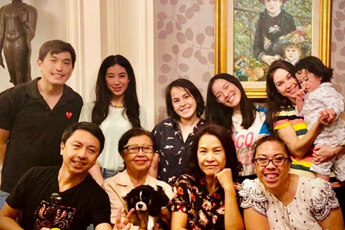 แมท ภีรนีย์ ร่วมเฟรมอบอุ่นกับตระกูลเตชะณรงค์ สยบข่าวเม้าท์ครอบครัวฝ่ายชายไม่ปลื้ม แมท ภีรนีย์ ร่วมเฟรมอบอุ่นกับตระกูลเตชะณรงค์ สยบข่าวเม้าท์ครอบครัวฝ่ายชายไม่ปลื้ม