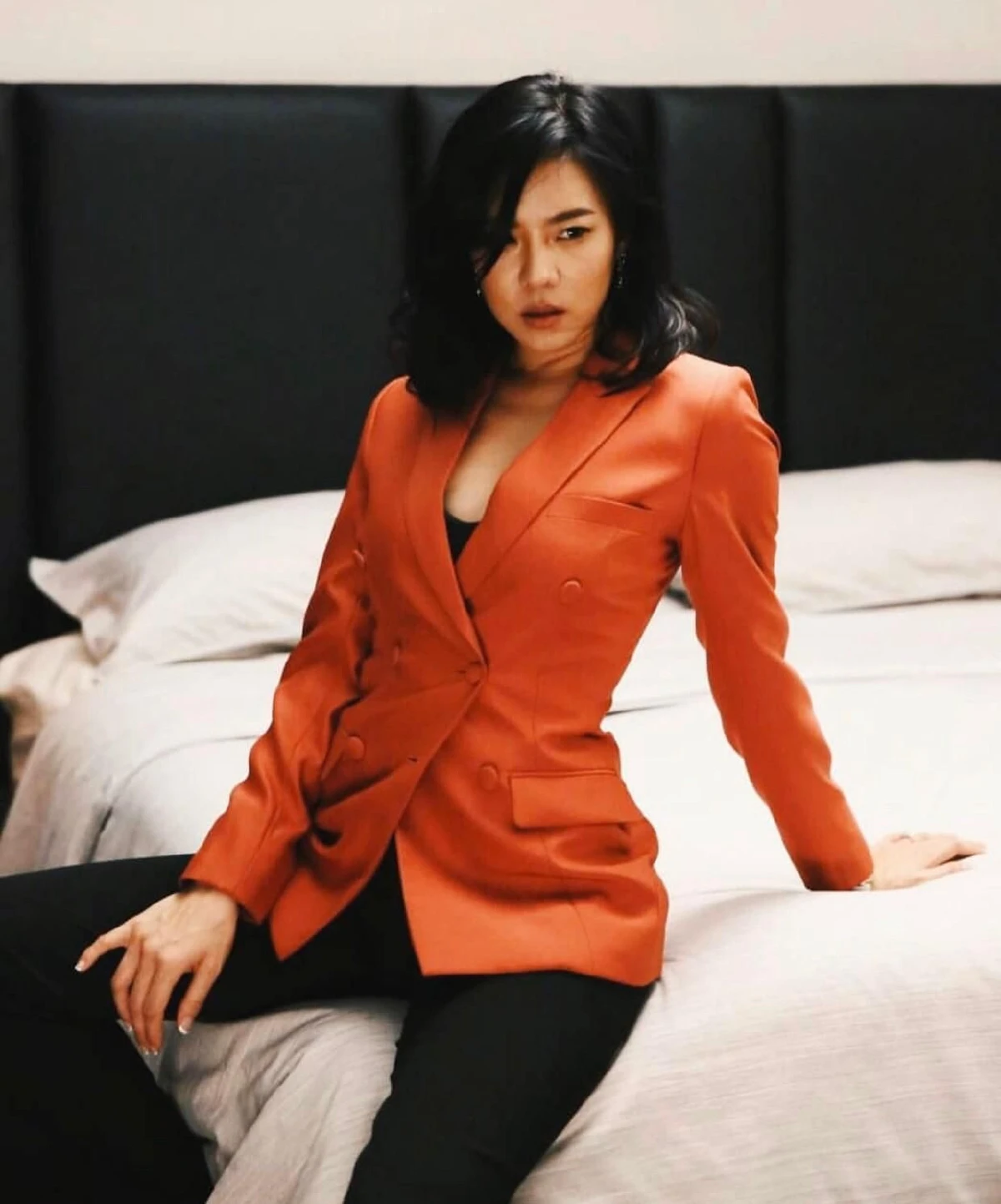 ซูมความแซ่บ! คริส หอวัง สลัดผ้าลงอ่างอวดความเซ็กซี่เบาๆ ทำเอาหนุ่มๆใจละลาย