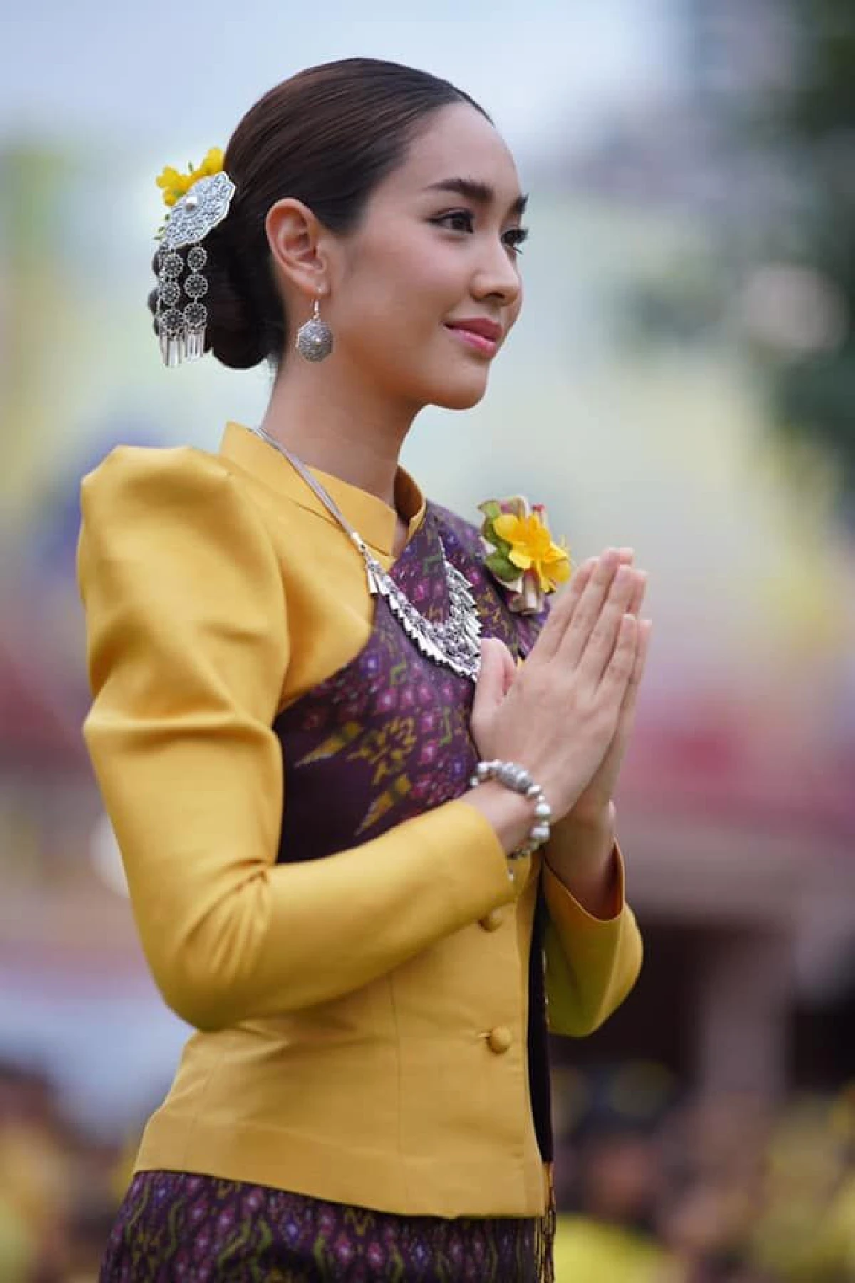 อ่อนช้อยงดงาม มิน พีชญา ภูมิใจในบ้านเกิด! ร่วมรำบวงสรวงฉลอง 222ปี เมืองขอนแก่น