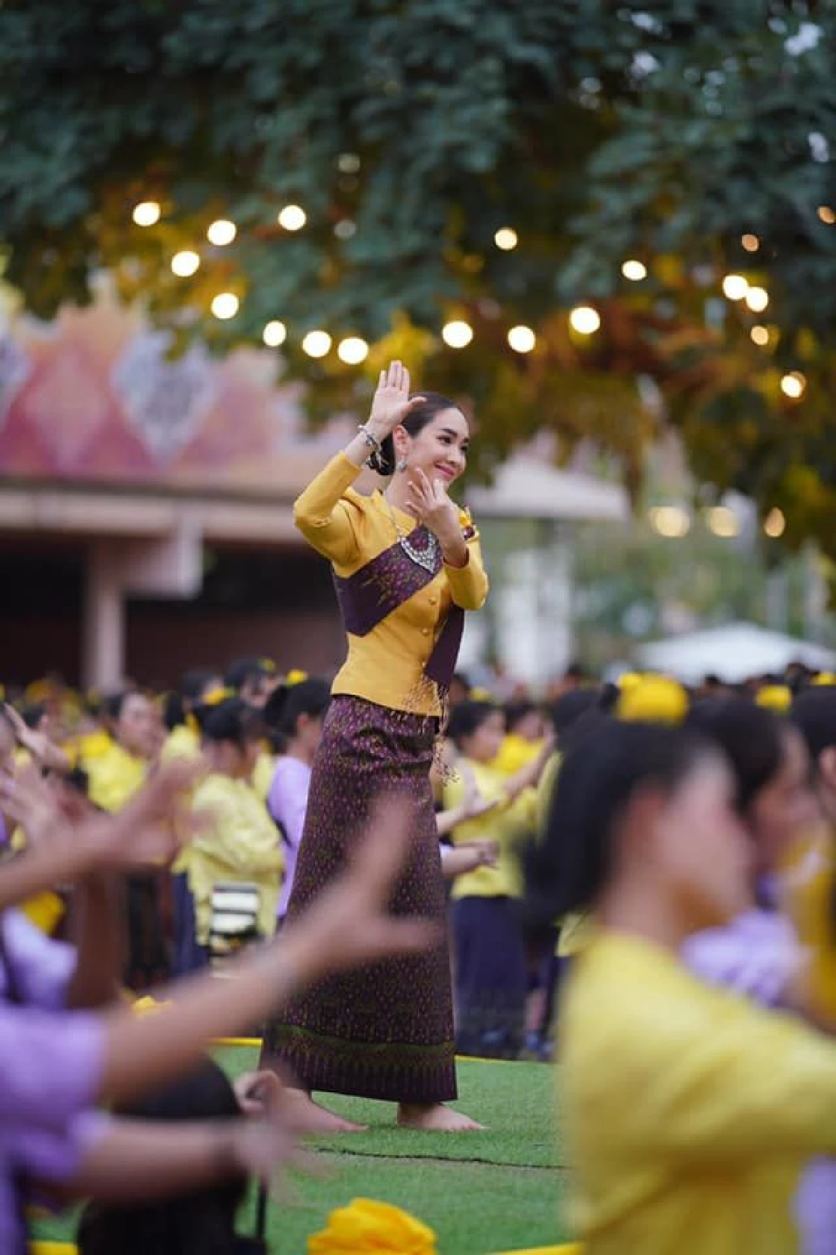 อ่อนช้อยงดงาม มิน พีชญา ภูมิใจในบ้านเกิด! ร่วมรำบวงสรวงฉลอง 222ปี เมืองขอนแก่น