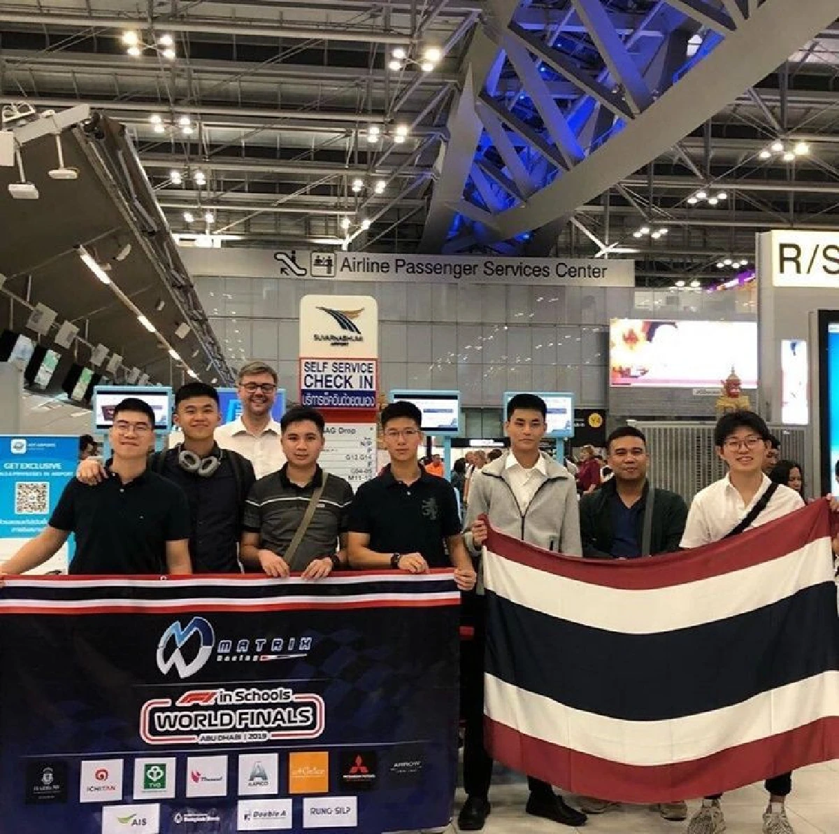 "ปู"ปลื้มใจ "น้องไปป์"นำทีมคว้ารางวัลแข่งรถจำลองเยาวชนโลก