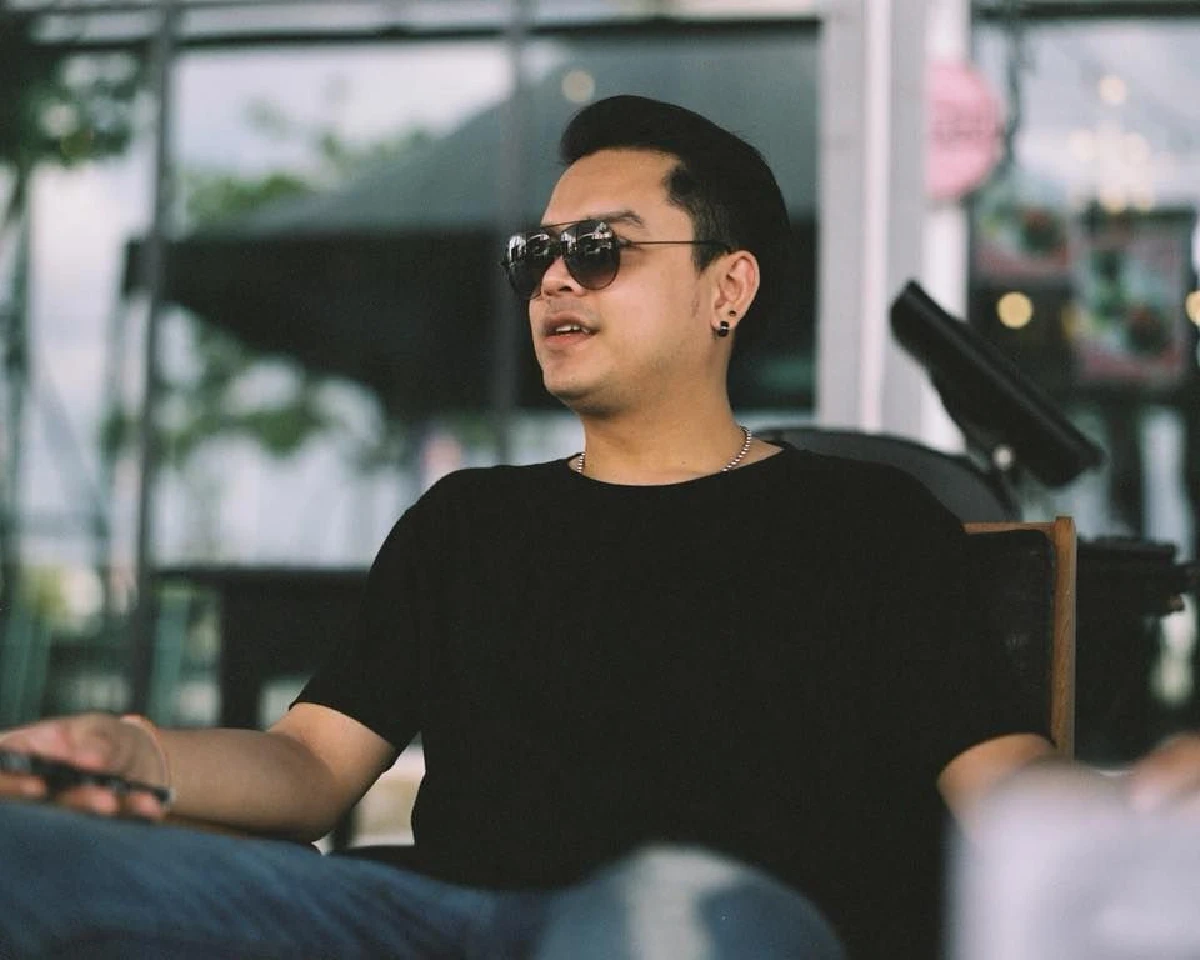 เปิดโพสต์ในอดีตนักร้องหนุ่ม คิว ภูริวัฒน์ เผยเคยฆ่าตัวตายนับสิบครั้ง ก่อนจากไปอย่างสงบ