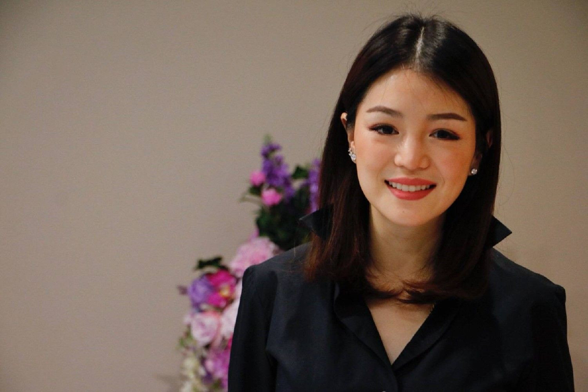 "เดียร์" ร้องกกต.สอบพฤติกรรม "ช่อ" แถลงกล่าวหา "เดียร์" ร้องกกต.สอบพฤติกรรม "ช่อ" แถลงกล่าวหา