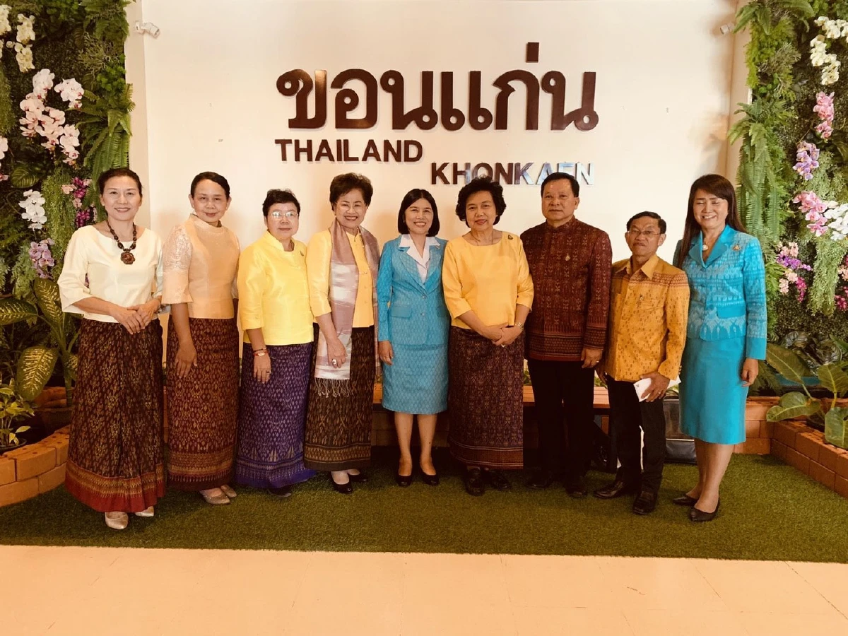 ประธานสภาสตรีฯปลุกคนไทยสวมใส่ผ้าไทยรักษาเอกลักษณ์ทางวัฒนธรรม