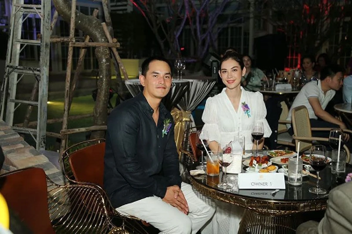 “สงกรานต์-แมท” สยบทุกข่าวลือควงคู่ออกงาน! แถมงานนี้ "คุณปู่ไพวงษ์” ก็ไปด้วย