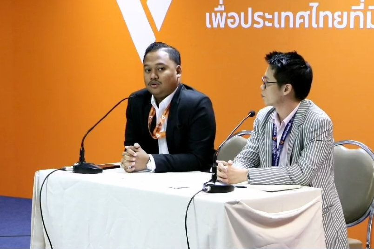"อนาคตใหม่" ลุยต่อรณรงค์ "ยกเลิกเกณฑ์ทหาร" ชี้ตอนนี้เพียงโค้งแรก "อนาคตใหม่" ลุยต่อรณรงค์ "ยกเลิกเกณฑ์ทหาร" ชี้ตอนนี้เพียงโค้งแรก