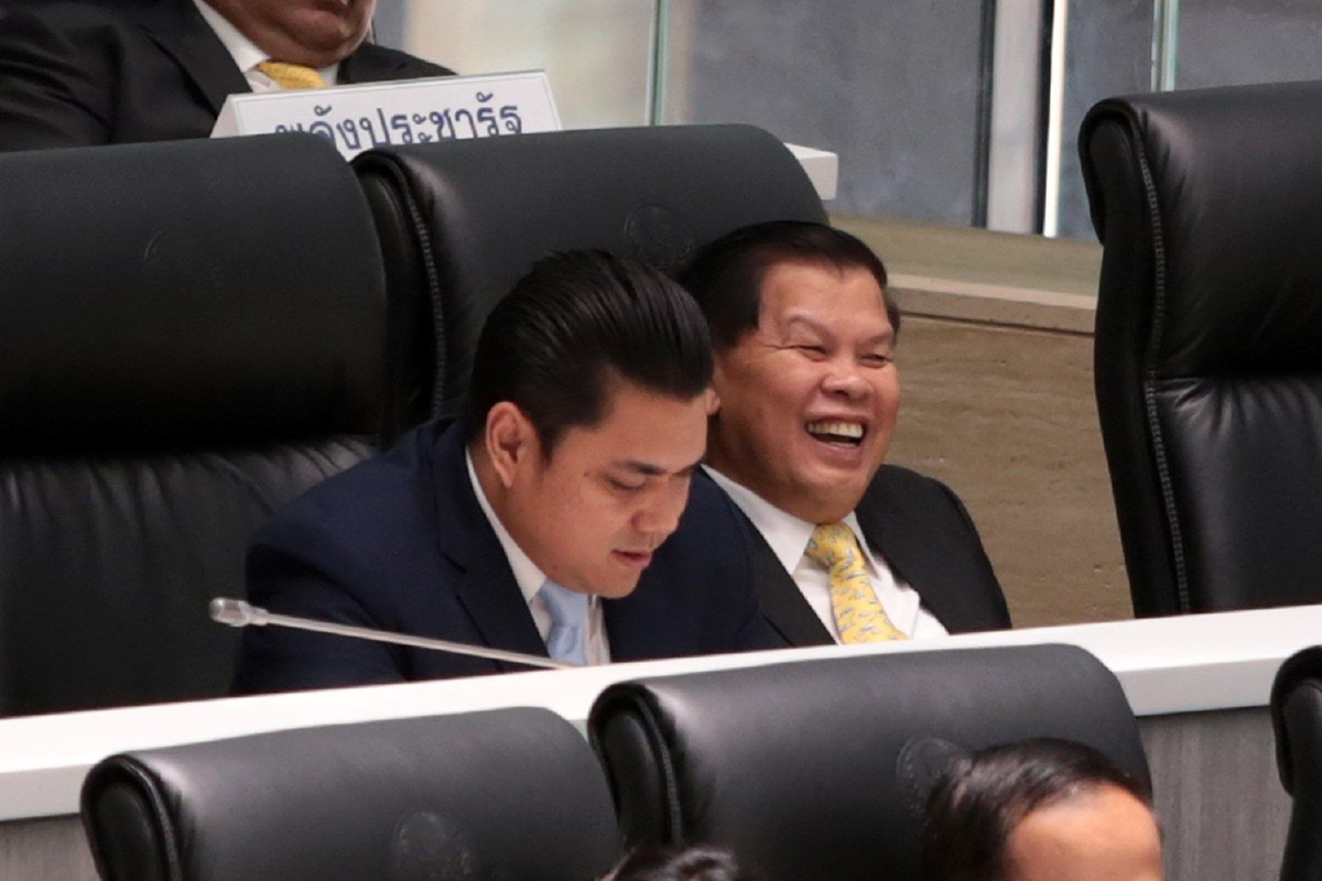 "ไวพจน์" ส.ส.พลังประชารัฐไม่รอดศาลออกหมายจับคดีล้มประชุมอาเซียนปี 52 "ไวพจน์" ส.ส.พลังประชารัฐไม่รอดศาลออกหมายจับคดีล้มประชุมอาเซียนปี 52