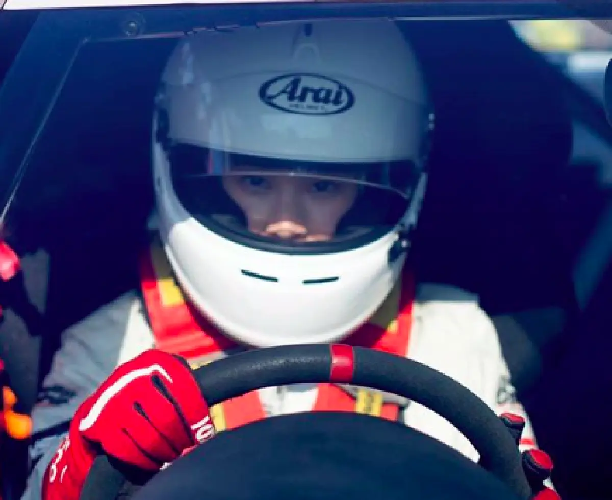 Ferrari พุ่งเสียหลักชนแบริเออร์ "ฝน ฮอร์โมนส์-นักแข่งดัง” บาดเจ็บ