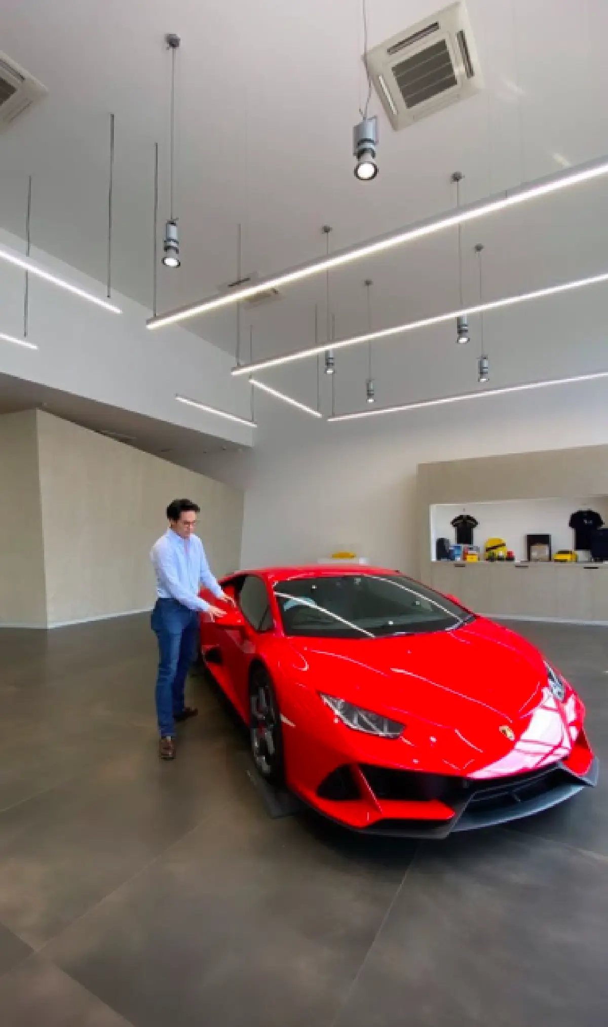 ชีวิตดีดี! "ท็อป ณัฐเศรษฐ์” ถอยรถหรูคันใหม่ Lamborghini ให้ตัวเอง