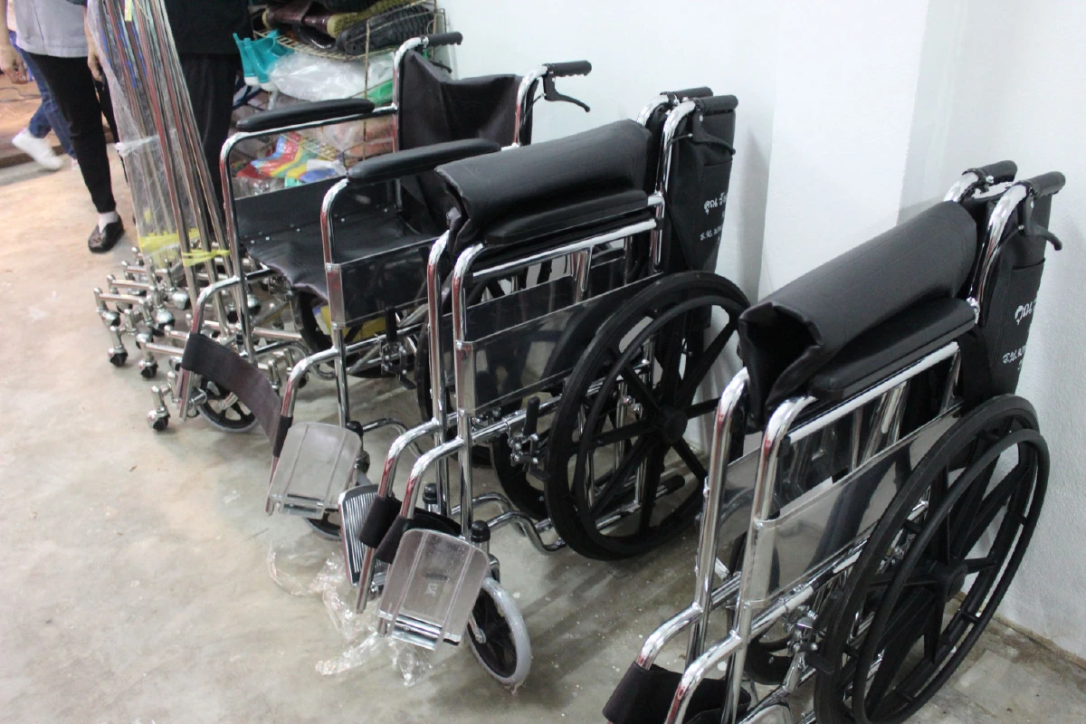 พ่อค้าแม่ค้าโคราชมอบอุปกรณ์การแพทย์ให้รพ.มหาราชนครราชสีมา