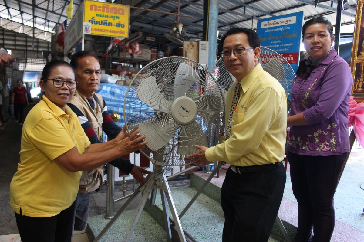 พ่อค้าแม่ค้าโคราชมอบอุปกรณ์การแพทย์ให้รพ.มหาราชนครราชสีมา