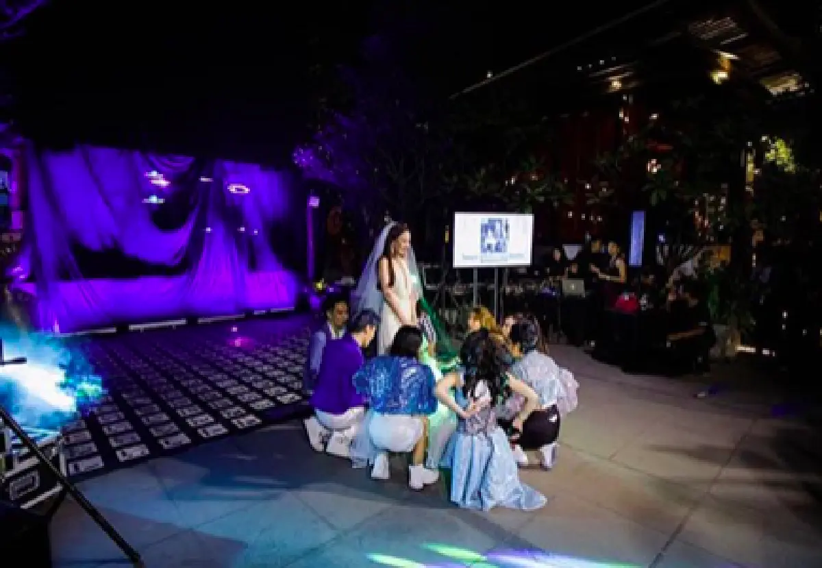 มีแต่ความสุข "อั้ม พัชราภา” ถึงกับน้ำตาไหล! เพื่อนๆ ทำเซอร์ไพรส์คุกเข่าขอแต่งงาน