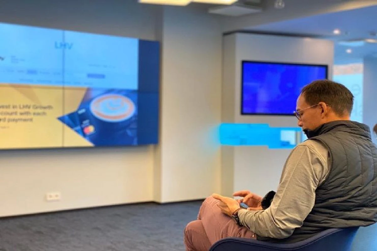 "กรณ์" ลุย เอสโทเนีย-สวีเดน นำทัพศึกษาบล็อกเชน ปรับใช้ GovTech ไทย